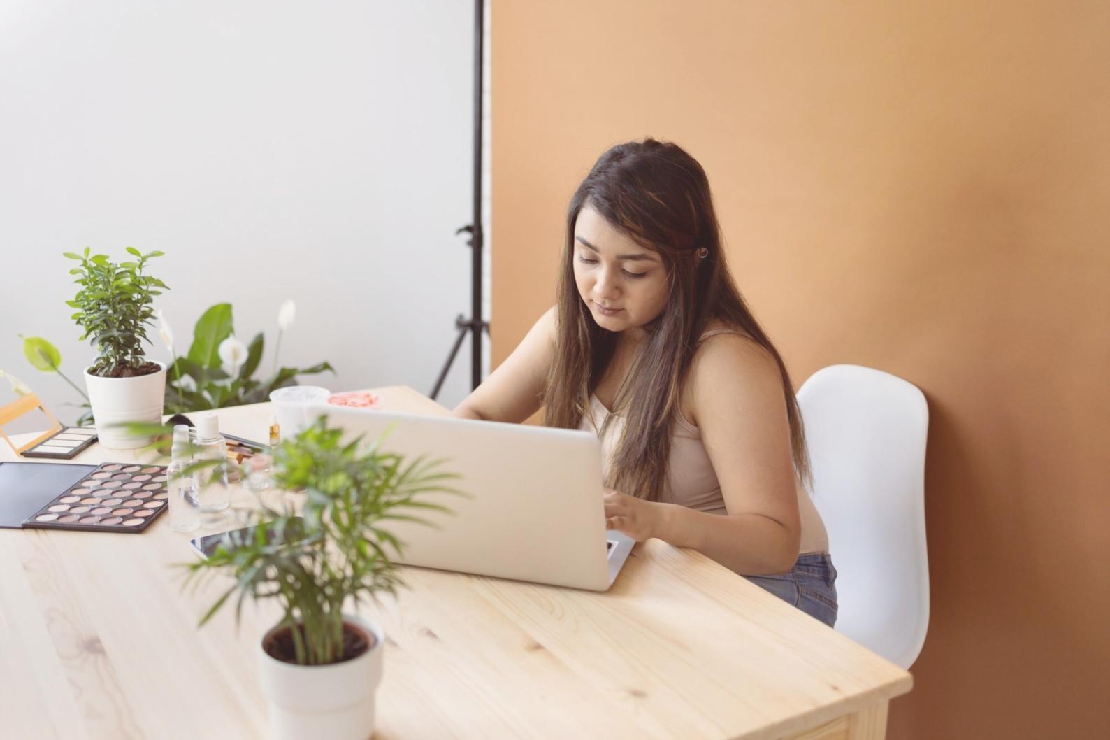 Equipo de instructores de Trainotechova Systems especializado en enseñanza de técnicas de valoración para analistas financieros