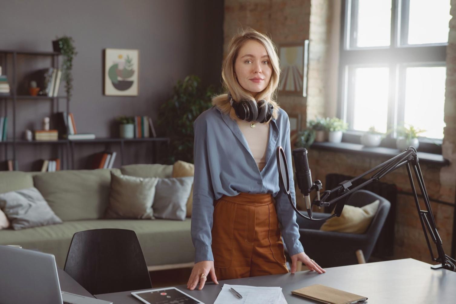 Análisis financiero profesional con gráficos y modelos de valoración